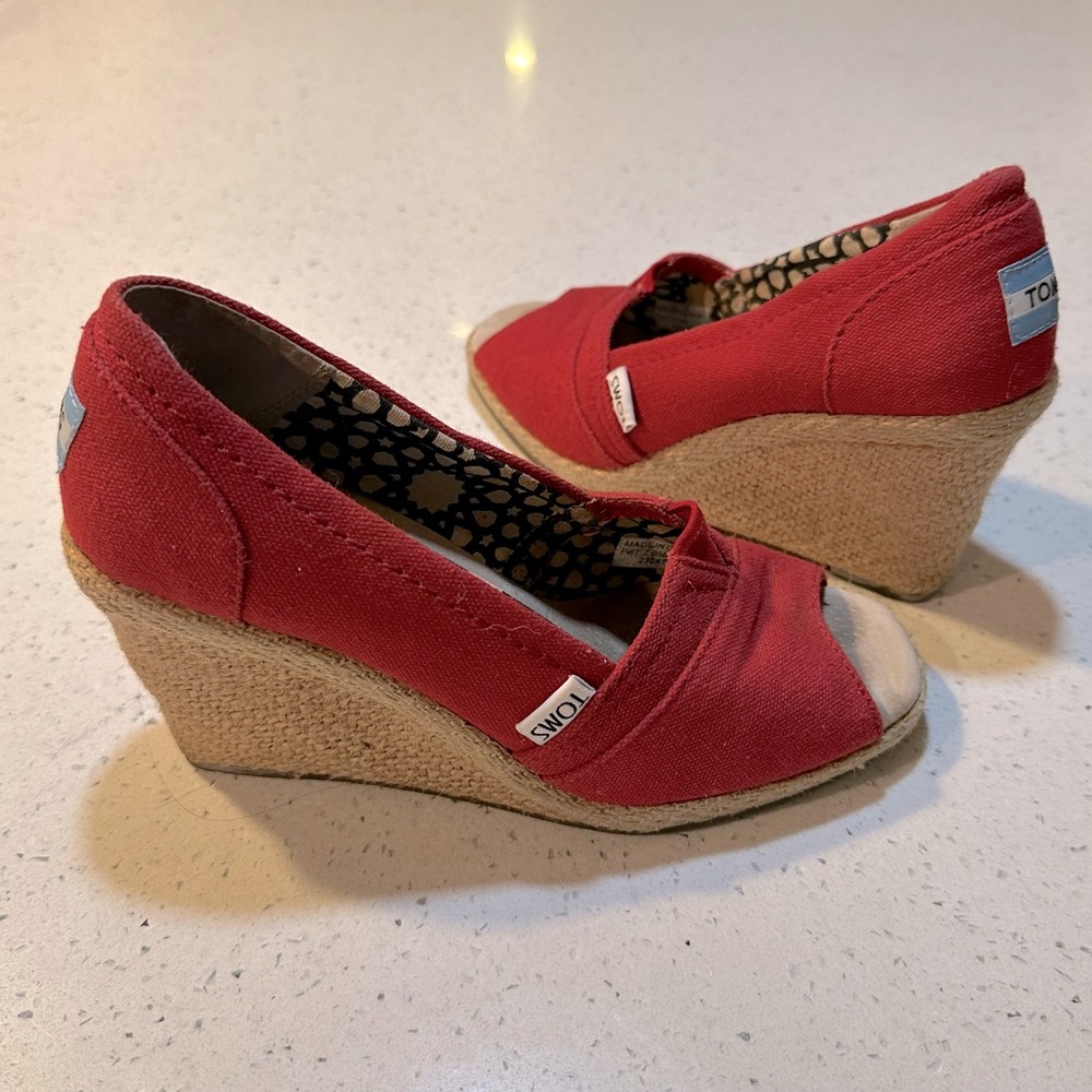 TOMS Red 3” Wedges Size 5.5